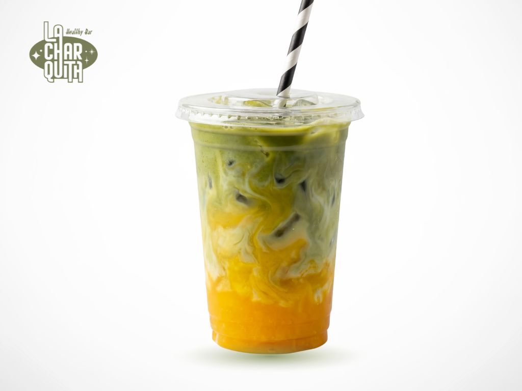 Matcha con zumo de naranja y mango